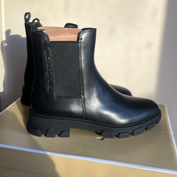 - Michael Kors ridley bootie - Picture 1 of 5